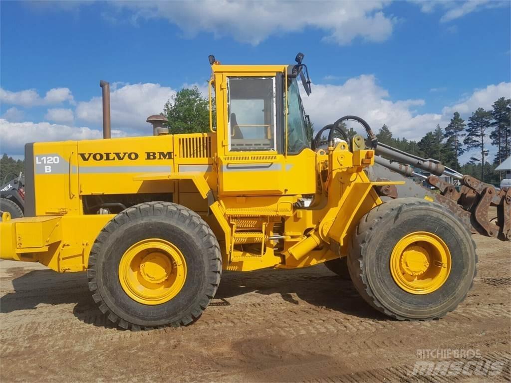 Volvo BM 120B Колесни товарачи