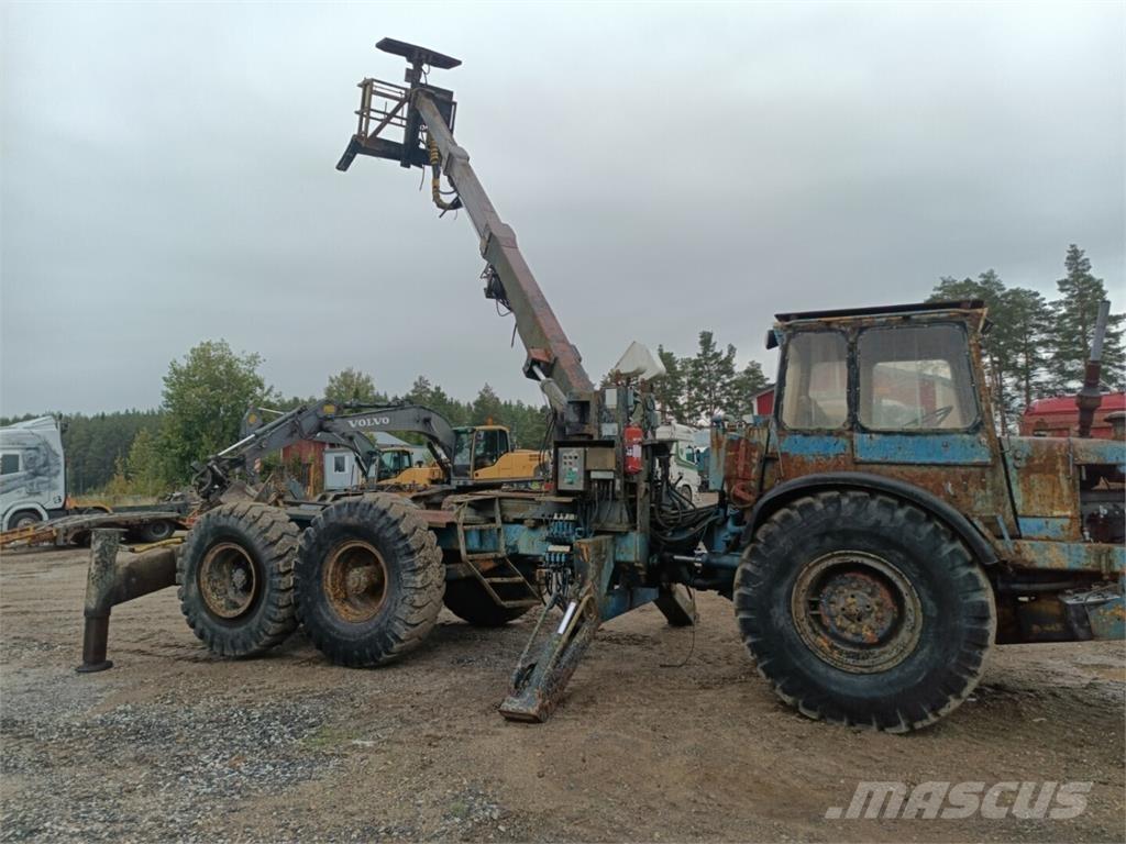 Volvo BM DR 860 Вертикални мачтови повдигачи
