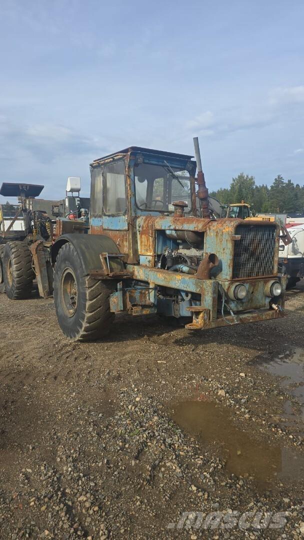 Volvo BM DR 860 Вертикални мачтови повдигачи
