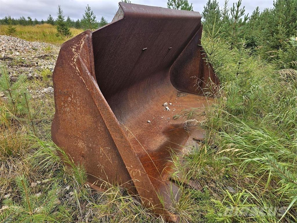 Volvo BM Maakauha Кофи