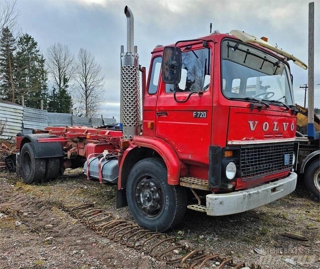 Volvo F720 Камиони с кран с кука