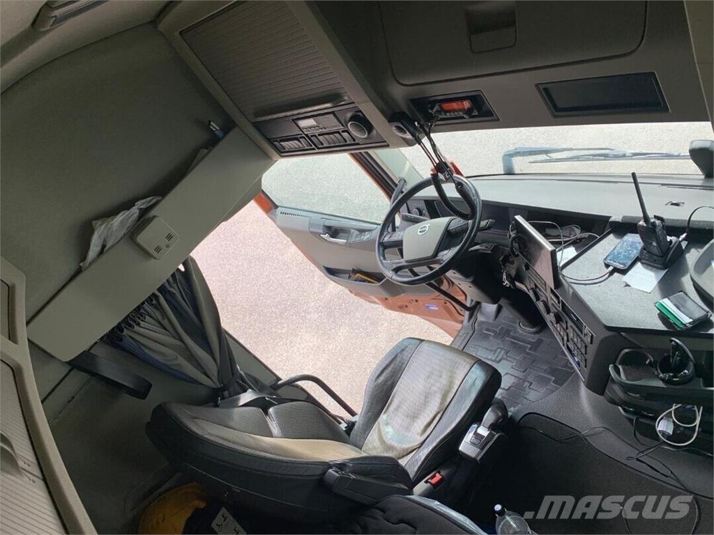 Volvo FH500TC 8x4 Камиони за дървени стърготини
