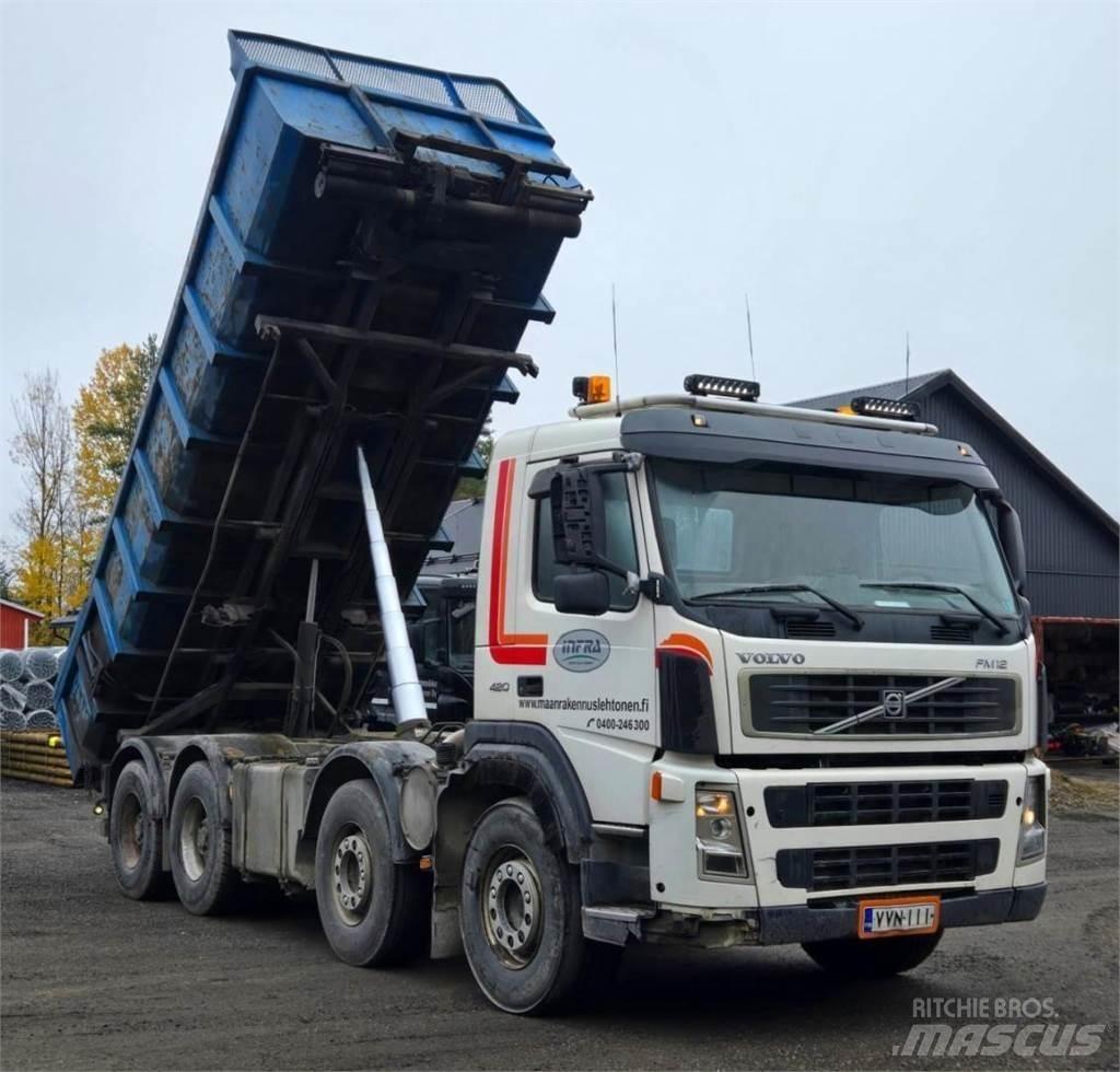 Volvo FM12 8X4 Камиони с кран с кука