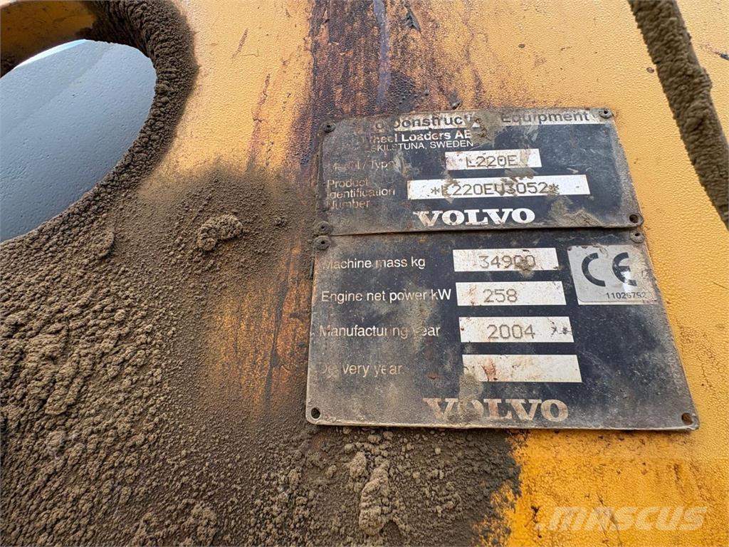 Volvo L 220 E Колесни товарачи