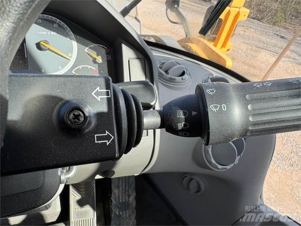 Volvo L 220 H Колесни товарачи