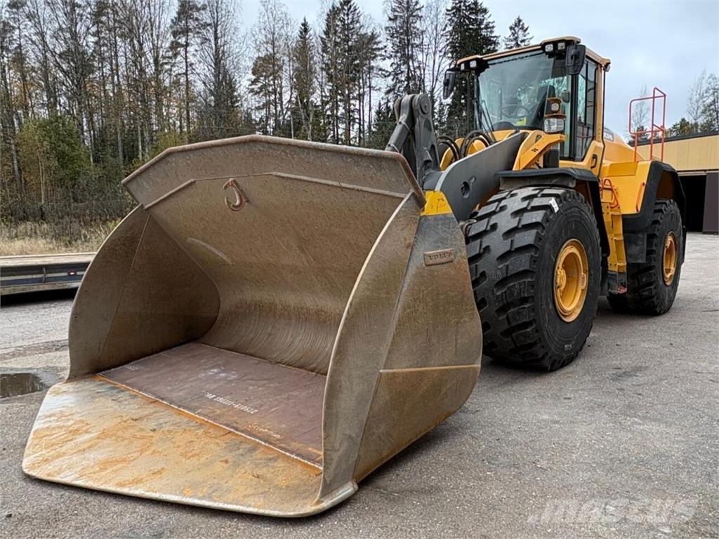 Volvo L 220 H Колесни товарачи