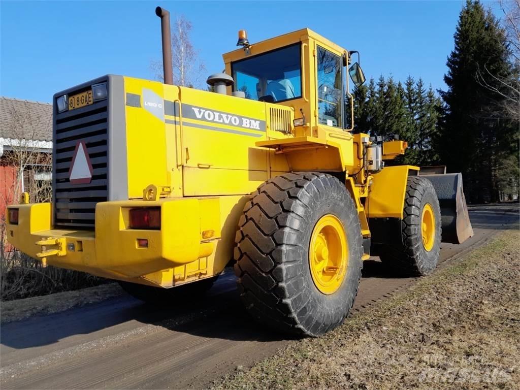 Volvo L120C Колесни товарачи