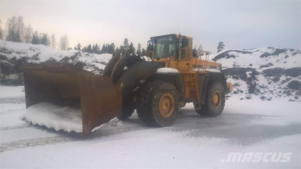 Volvo L330C Колесни товарачи