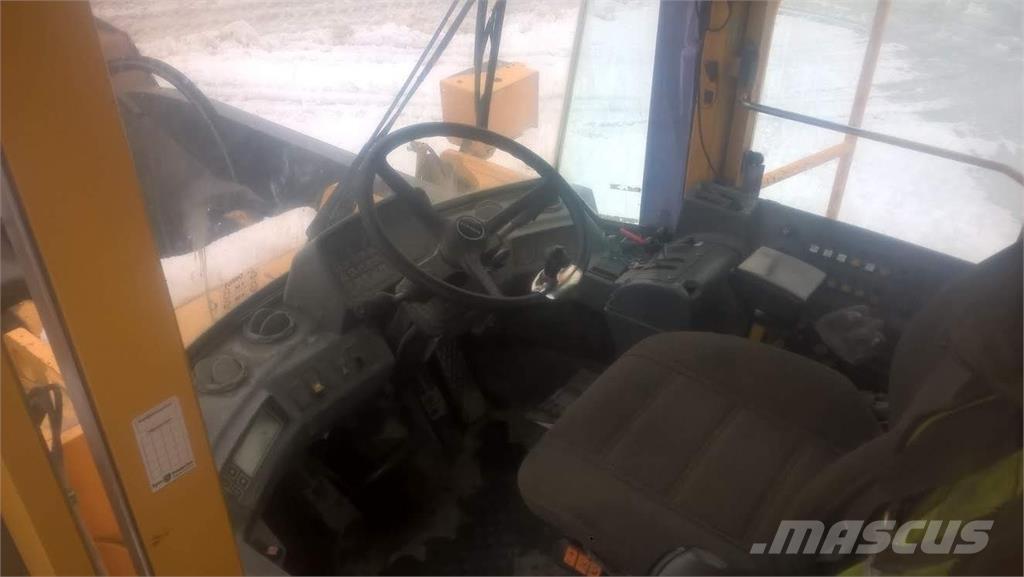 Volvo L330C Колесни товарачи