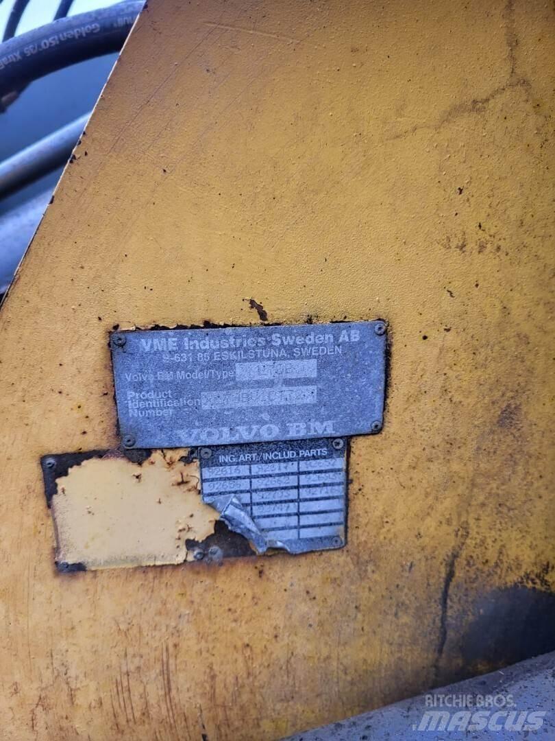 Volvo L70B Колесни товарачи