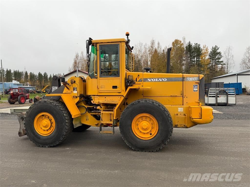 Volvo L90D Колесни товарачи