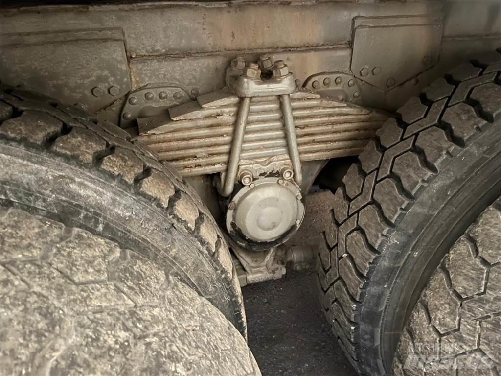 Volvo N12 6x4 Самосвал