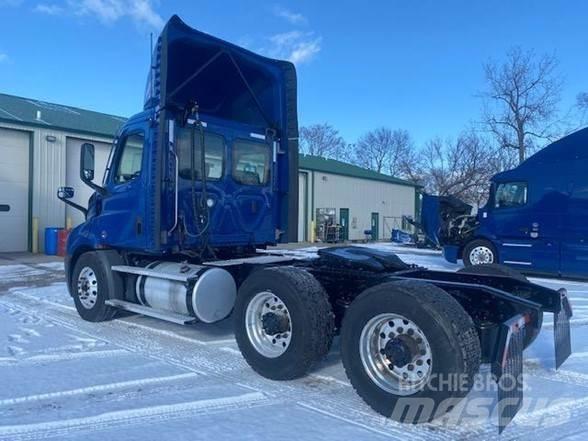 Freightliner CASCADIA 116 Влекачи