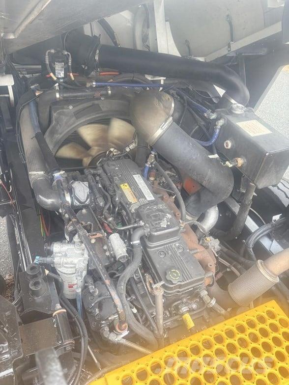 Kalmar OTTAWA 4X2 OFF-ROAD Терминални трактори