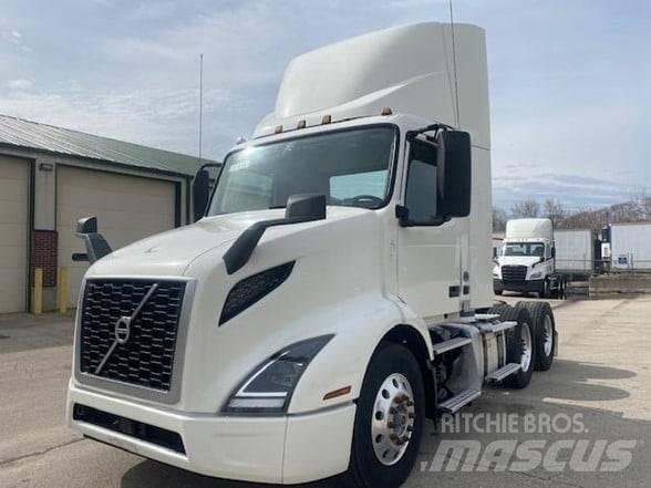 Volvo VNL64T300 Влекачи