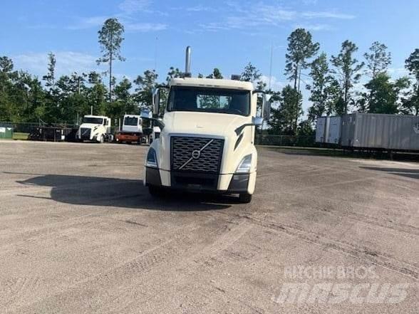 Volvo VNL64T300 Влекачи