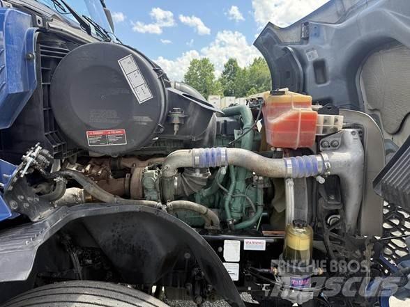 Volvo VNL64T860 Влекачи