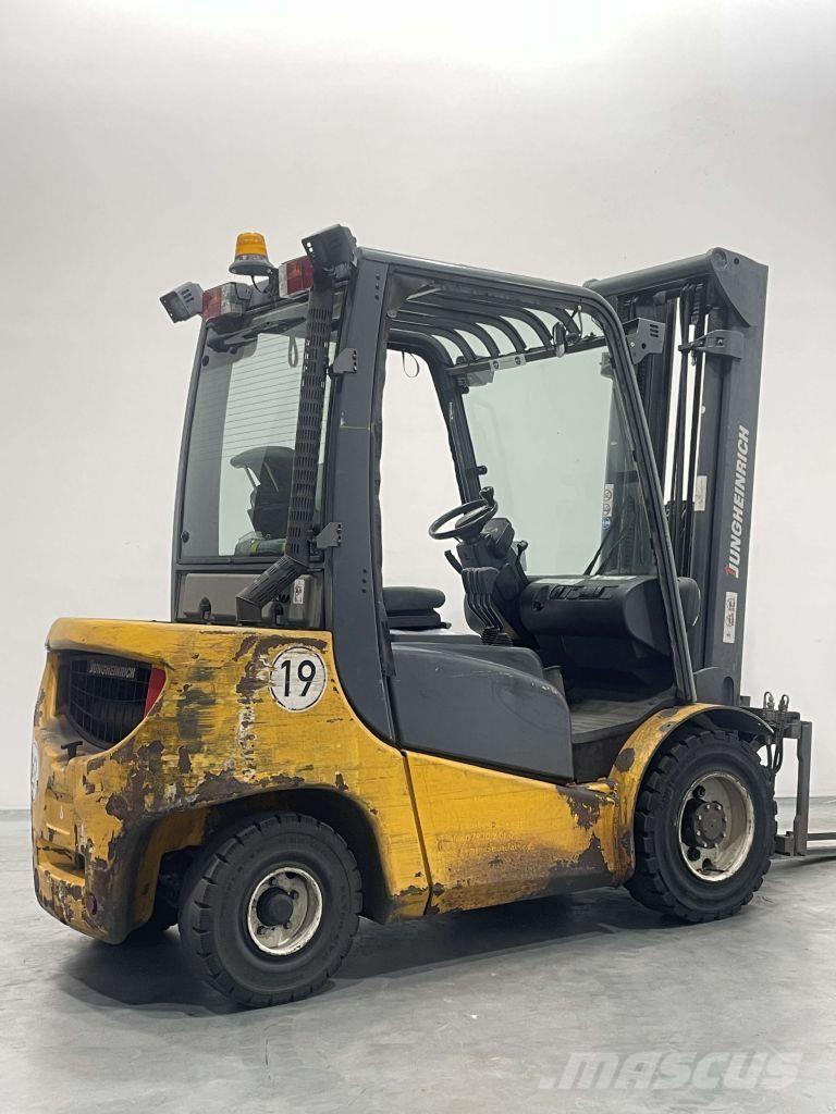 Jungheinrich DFG 430 Дизелови камиони
