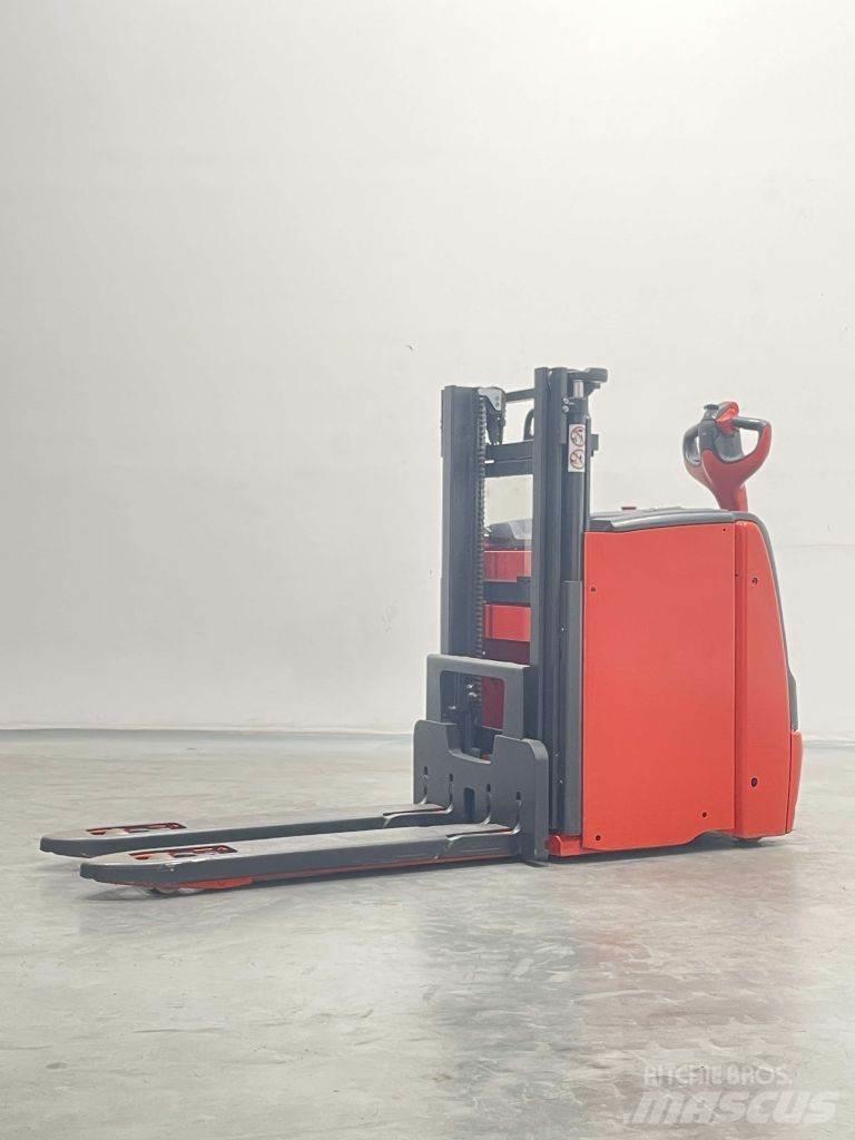 Linde D10 ACC-1163 Колички високоповдигачи с теглич