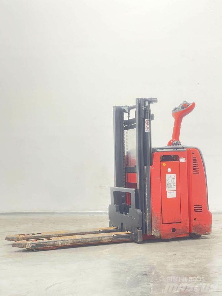 Linde D12-133 Колички високоповдигачи с теглич