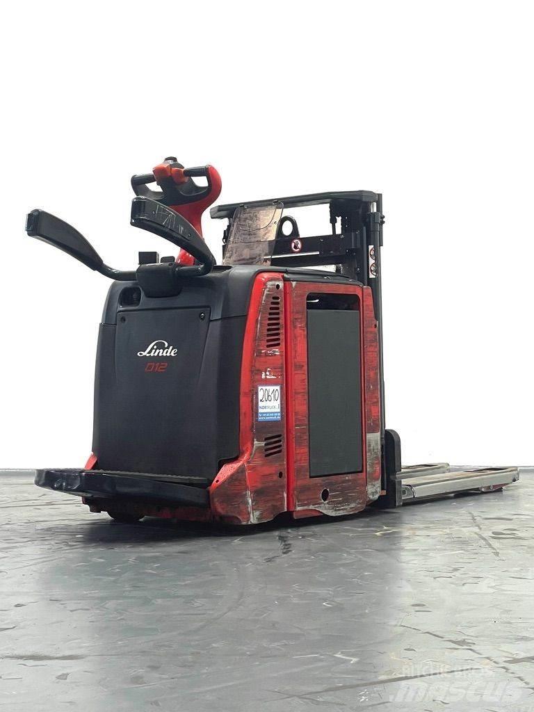 Linde D12AP-133 Колички високоповдигачи с теглич