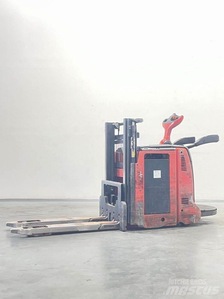 Linde D12AP-133 Колички високоповдигачи с теглич