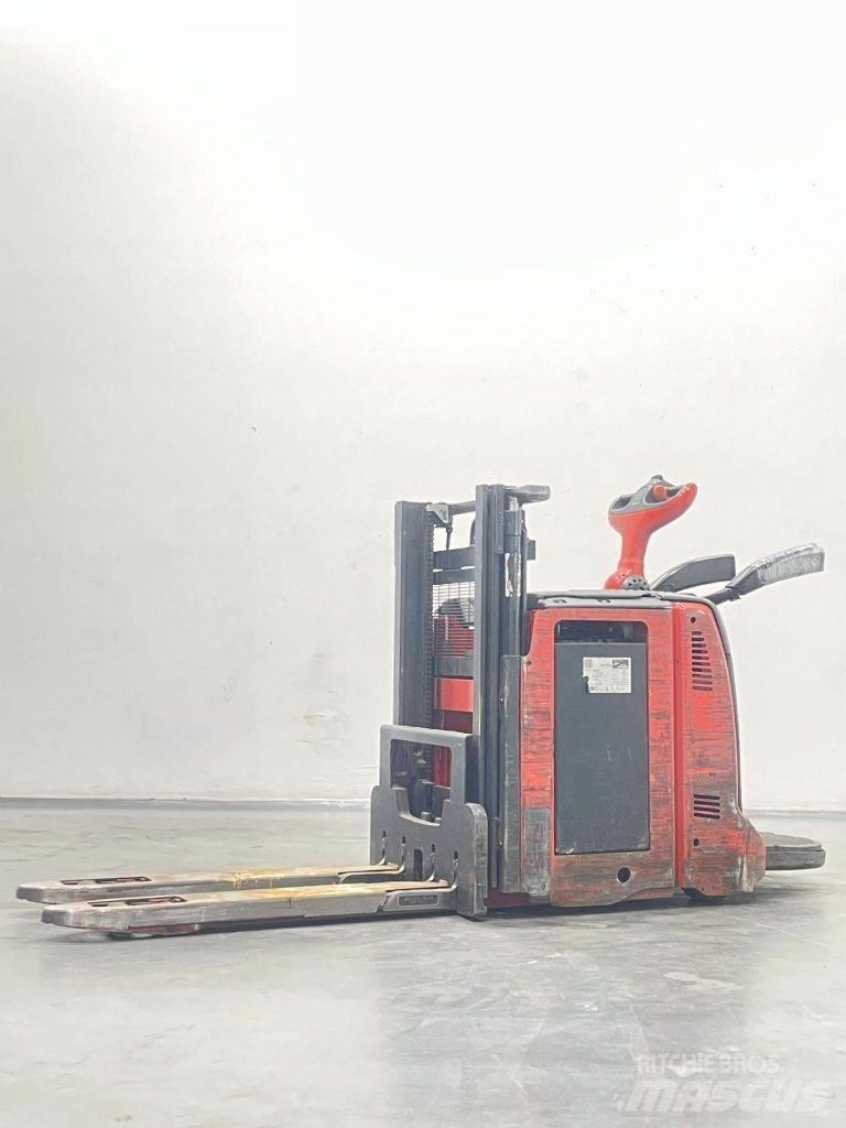Linde D12AP-133 Колички високоповдигачи с теглич