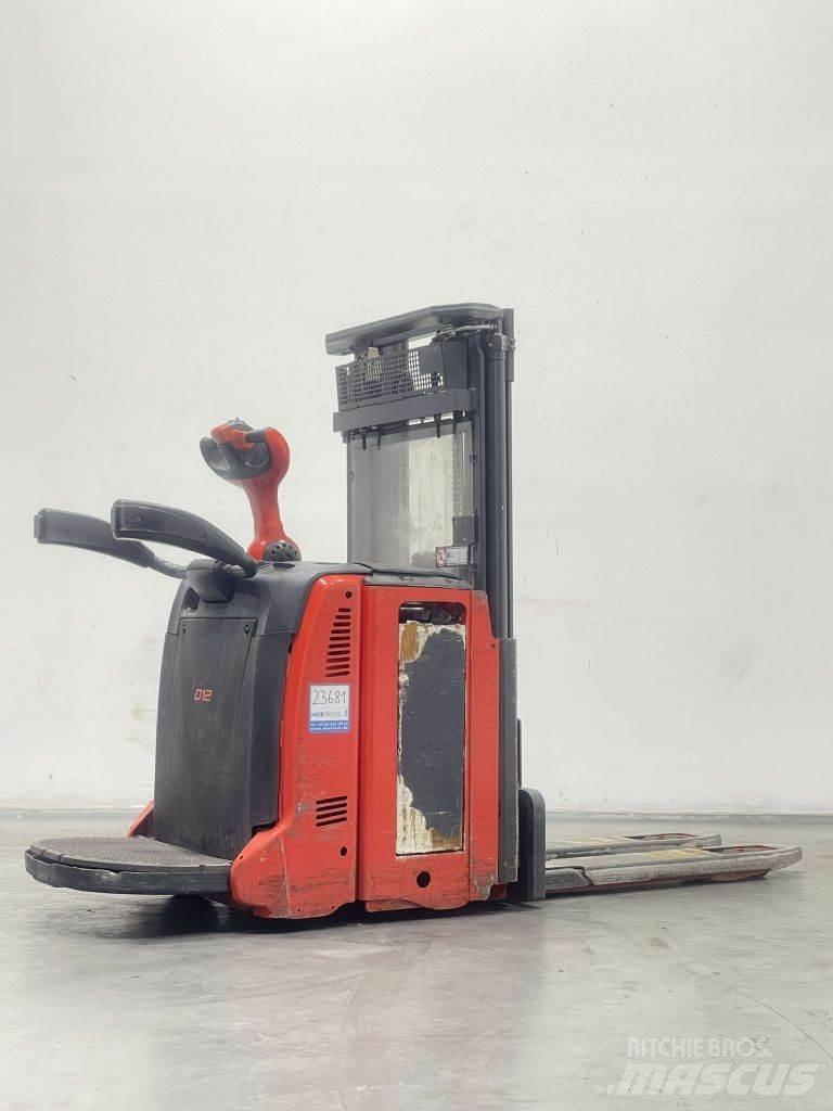 Linde D12AP-133 Колички високоповдигачи с теглич
