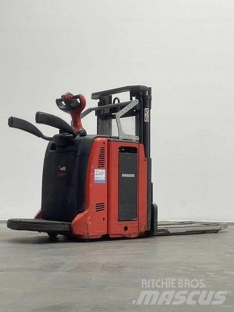 Linde D12HPAP Колички високоповдигачи с теглич