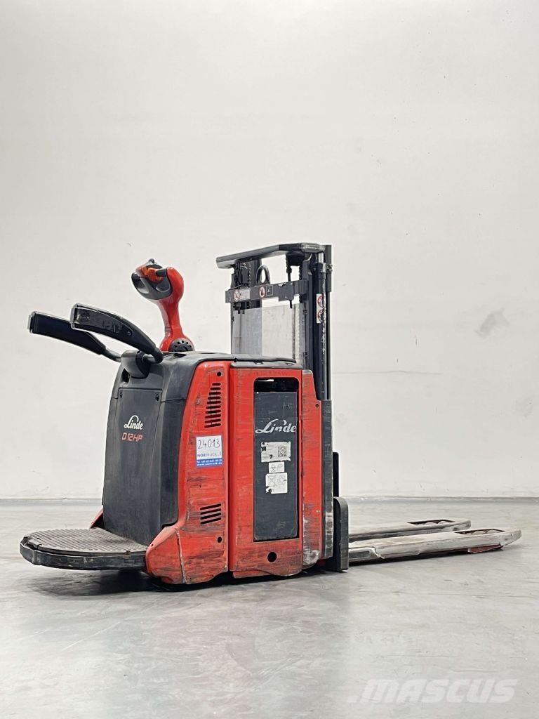 Linde D12HPAP-133 Колички високоповдигачи с теглич