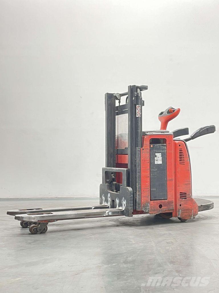 Linde D12HPAP-133 Колички високоповдигачи с теглич