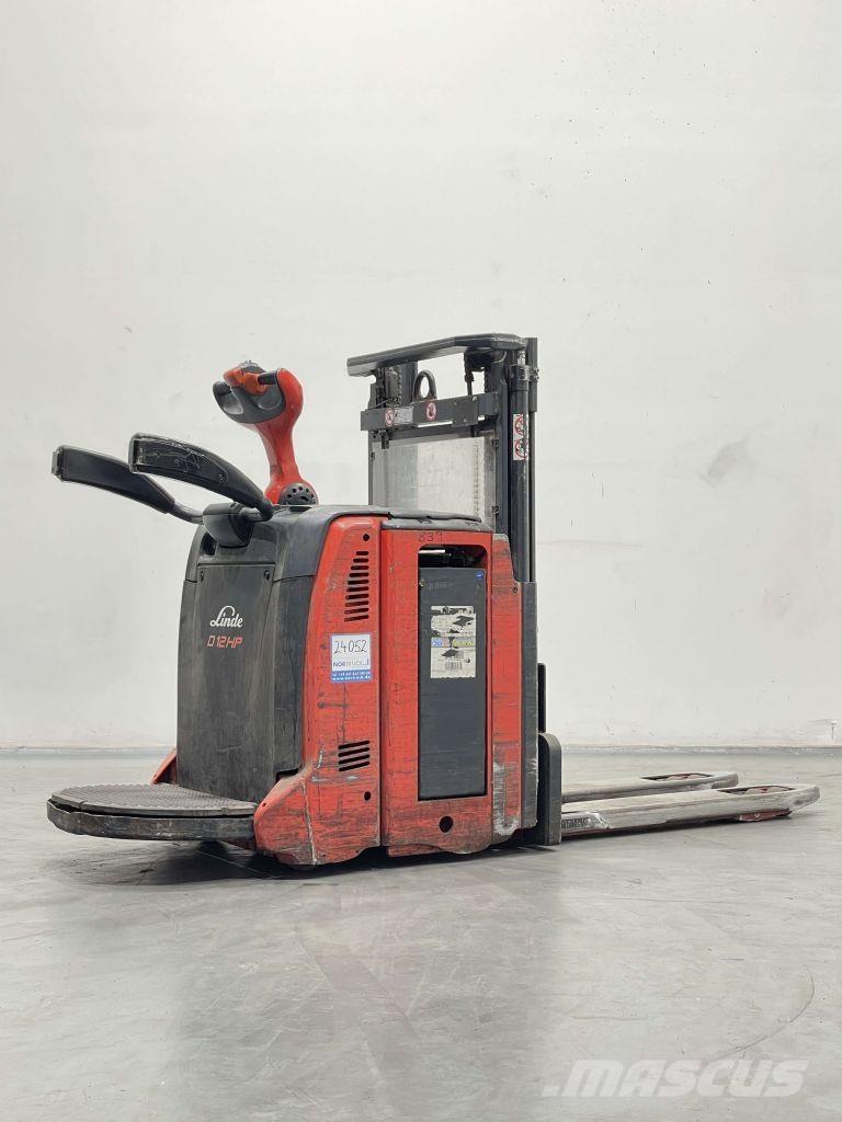 Linde D12HPAP-133 Колички високоповдигачи с теглич