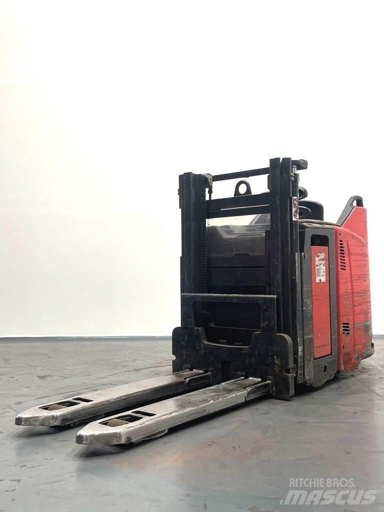 Linde D12HPSP-133 Колички високоповдигачи с теглич