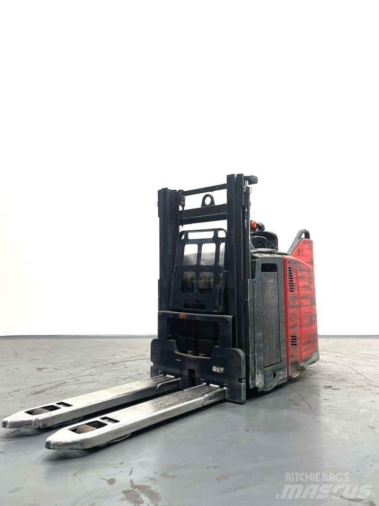 Linde D12HPSP-133 Колички високоповдигачи с теглич