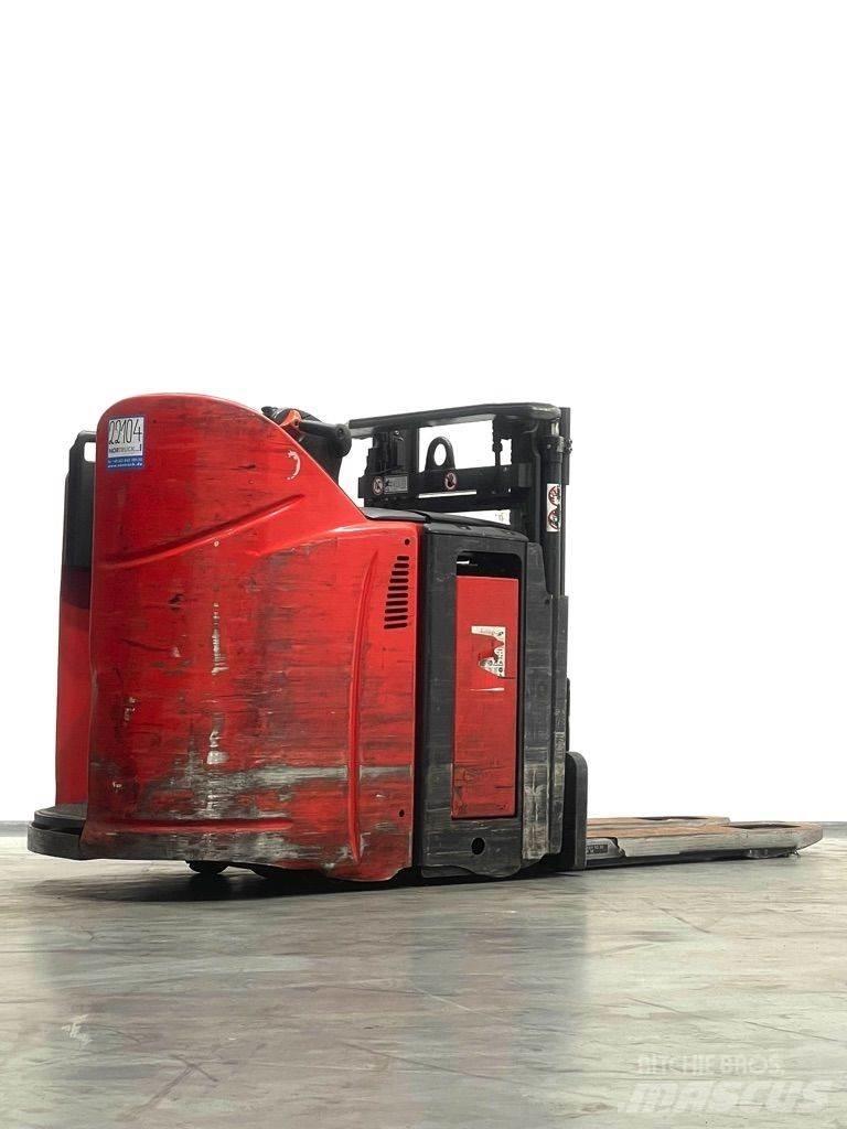 Linde D12HPSP-133 Колички високоповдигачи с теглич