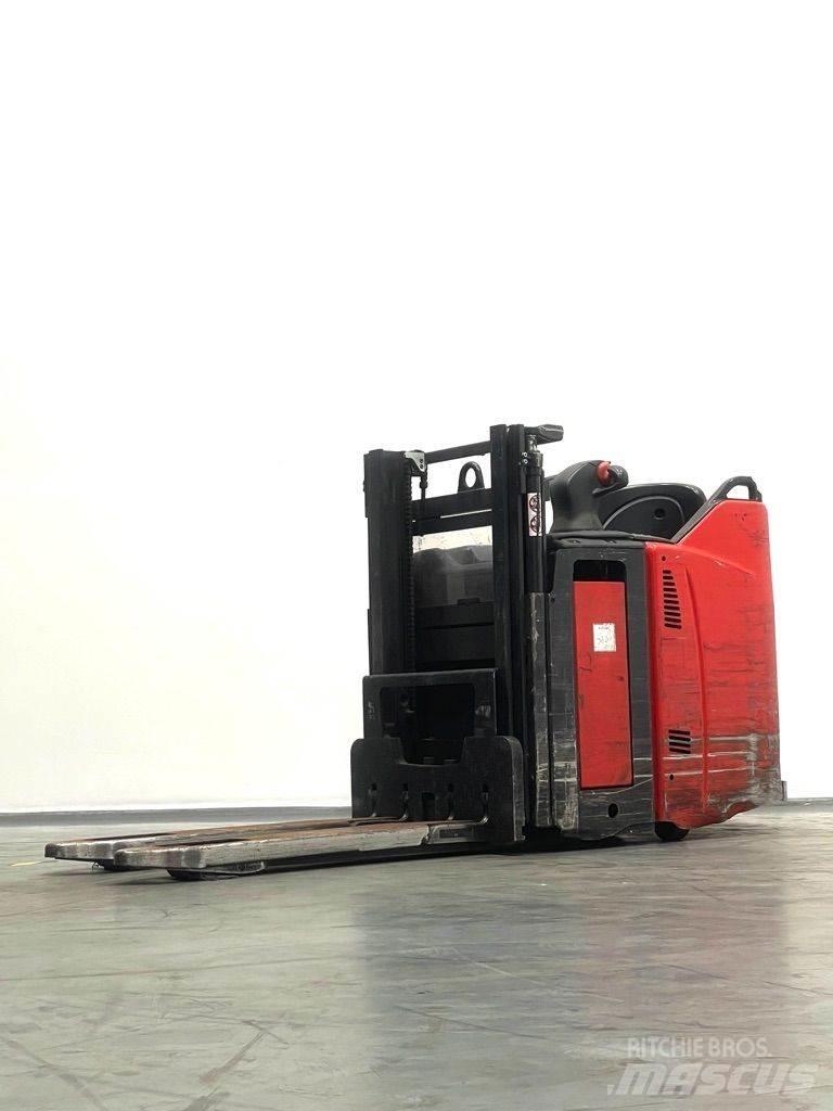 Linde D12HPSP-133 Колички високоповдигачи с теглич