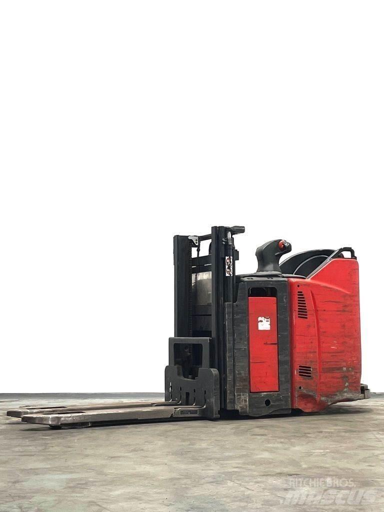 Linde D12HPSP-133 Колички високоповдигачи с теглич