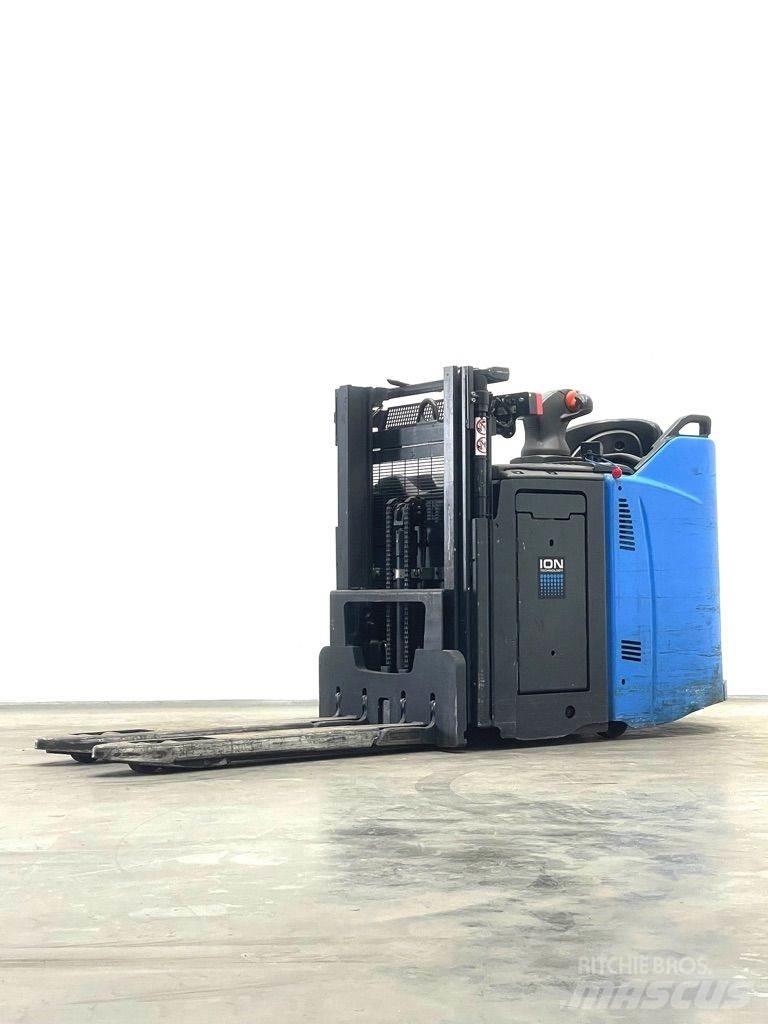 Linde D12HPSP-133 Колички високоповдигачи с теглич
