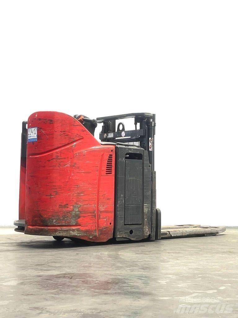Linde D12HPSP-133 Колички високоповдигачи с теглич