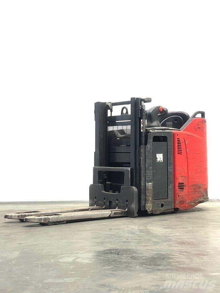 Linde D12HPSP-133 Колички високоповдигачи с теглич
