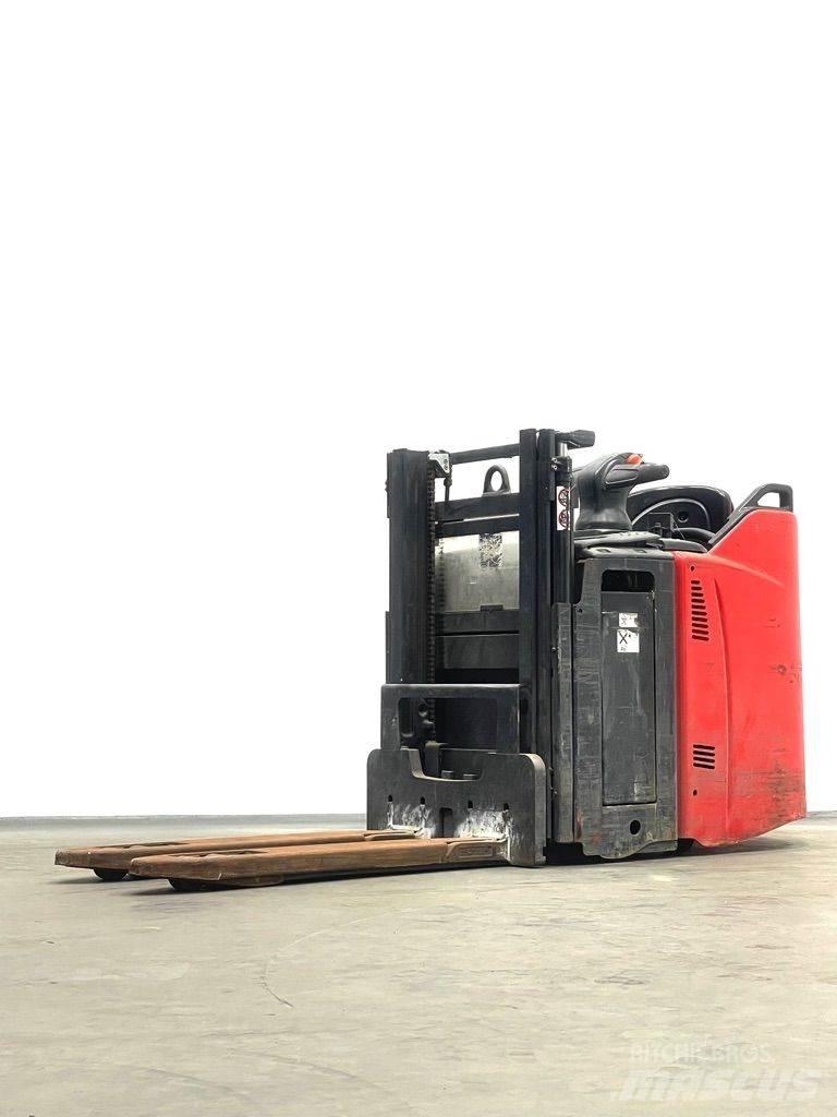 Linde D12HPSP-133 Колички високоповдигачи с теглич