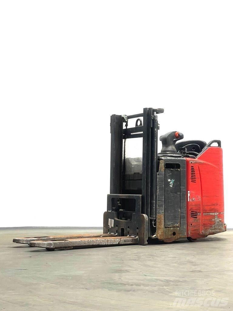 Linde D12HPSP-133 Колички високоповдигачи с теглич