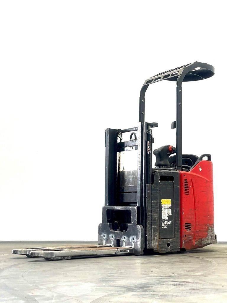 Linde D12HPSP-133 Колички високоповдигачи с теглич