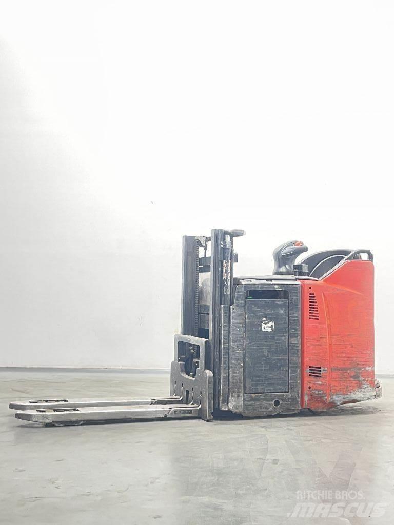 Linde D12HPSP-133 Колички високоповдигачи с теглич