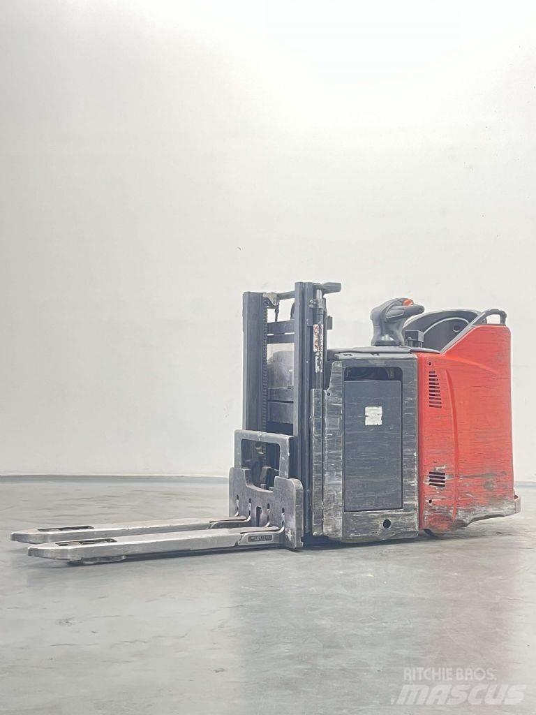 Linde D12HPSP-133 Колички високоповдигачи с теглич