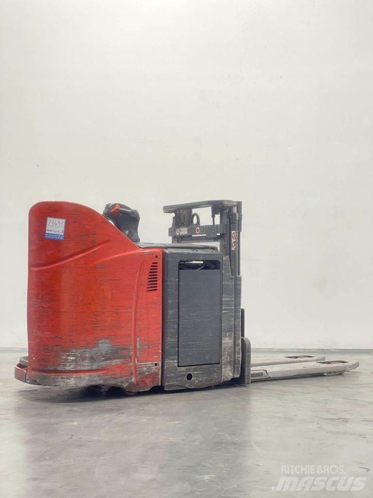 Linde D12HPSP-133 Колички високоповдигачи с теглич