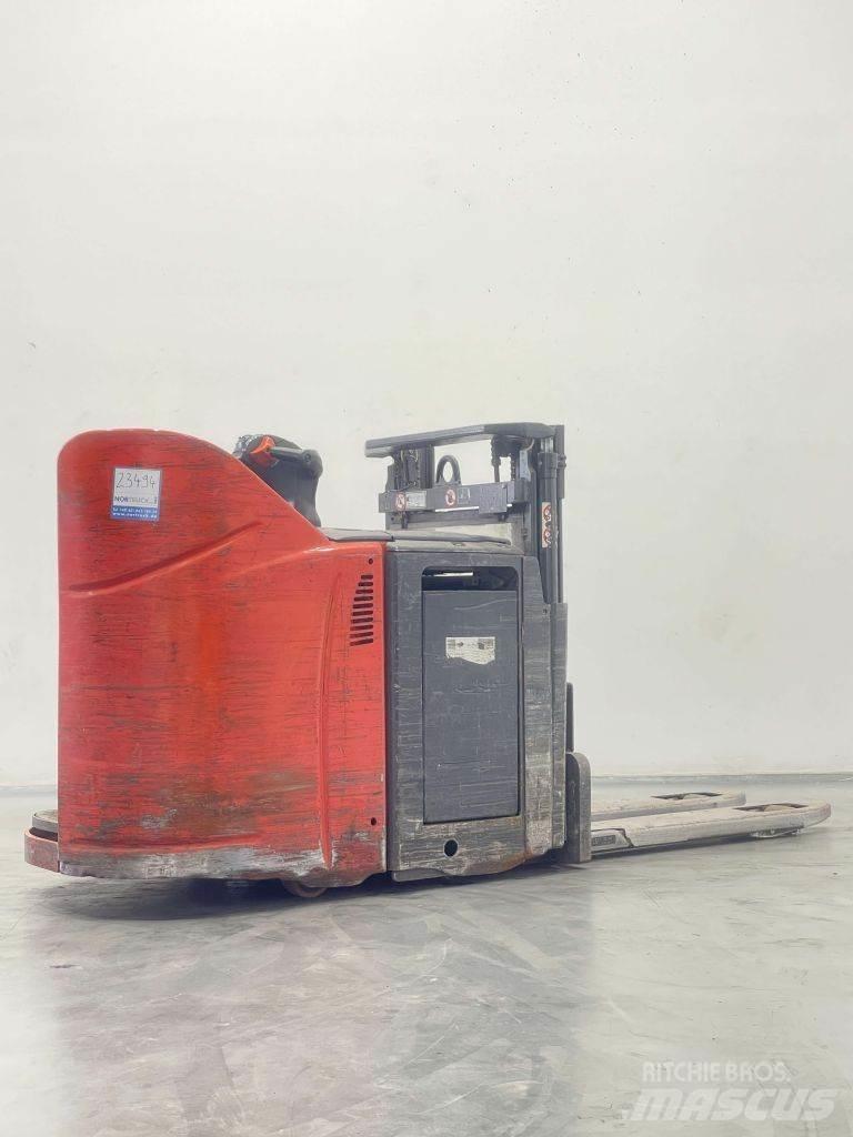 Linde D12HPSP-133 Колички високоповдигачи с теглич