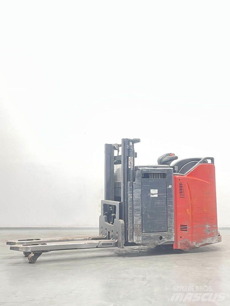Linde D12HPSP-133 Колички високоповдигачи с теглич