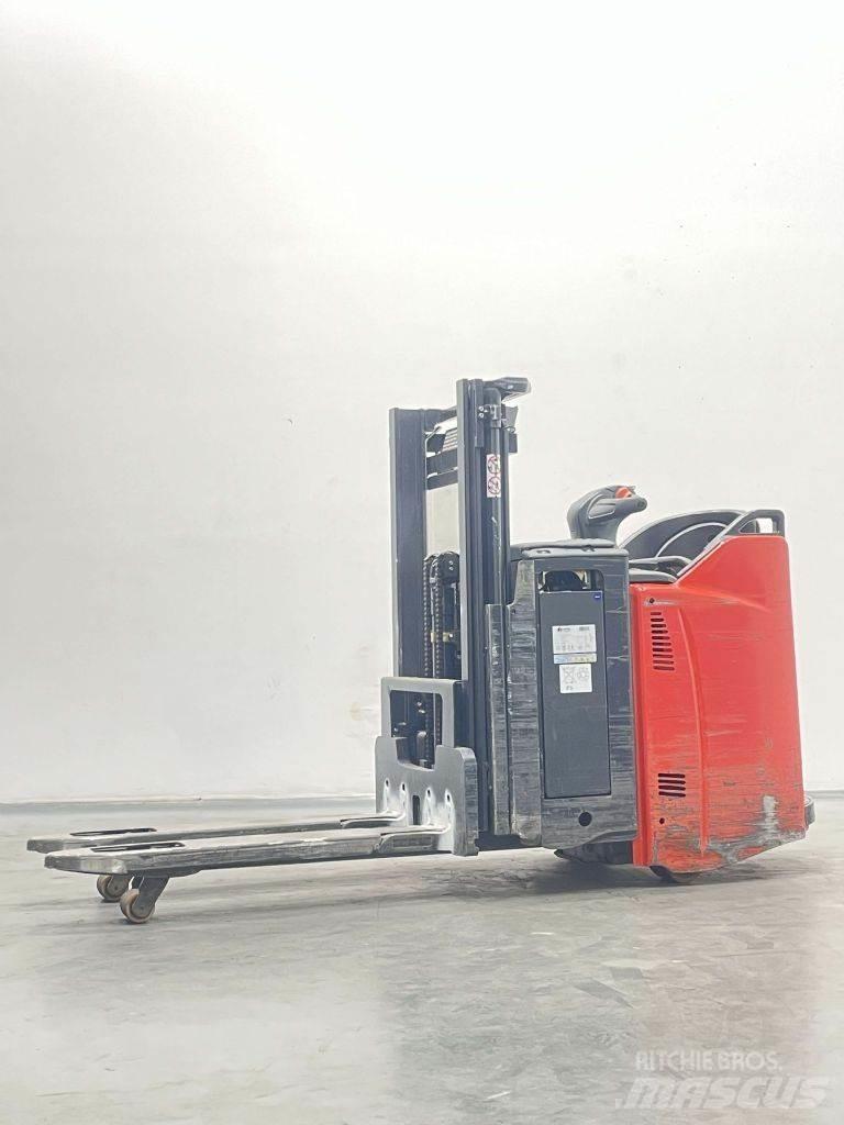 Linde D12SP-133 Колички високоповдигачи с теглич