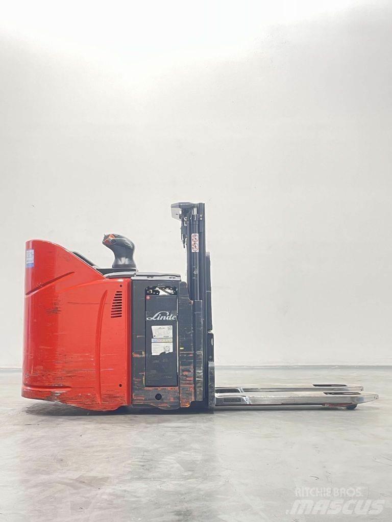 Linde D12SPHP-133 Колички високоповдигачи с теглич
